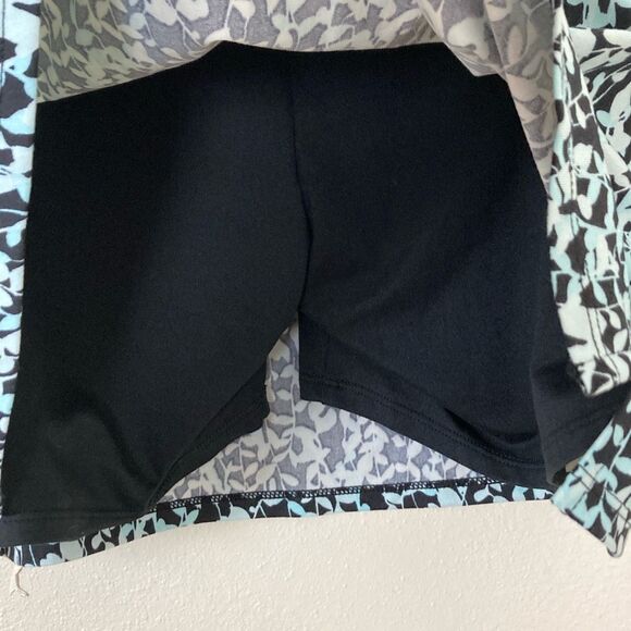 Tranquility Athletic Skirt with Shorts Size Medium (L12) - Picture 3 of 8